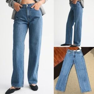 Abercrombie & Fitch The High Rise Loose Jeans